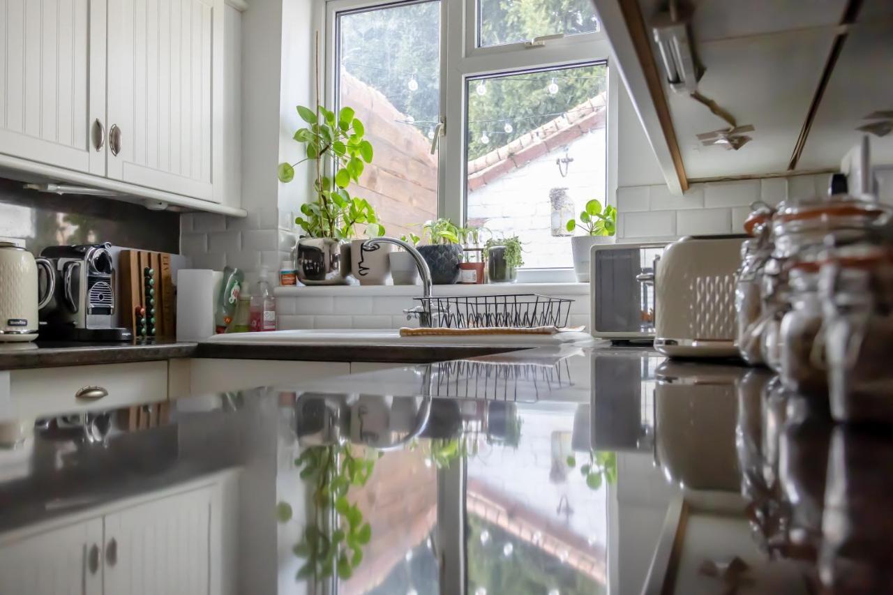 Hereford City - St Owens Terrace - Comfortable & Spacious Well Presented Three Storey House, Perfect For A Weekend Away & Exploring The City On Foot - Hosted By Rentmyhouse Extérieur photo