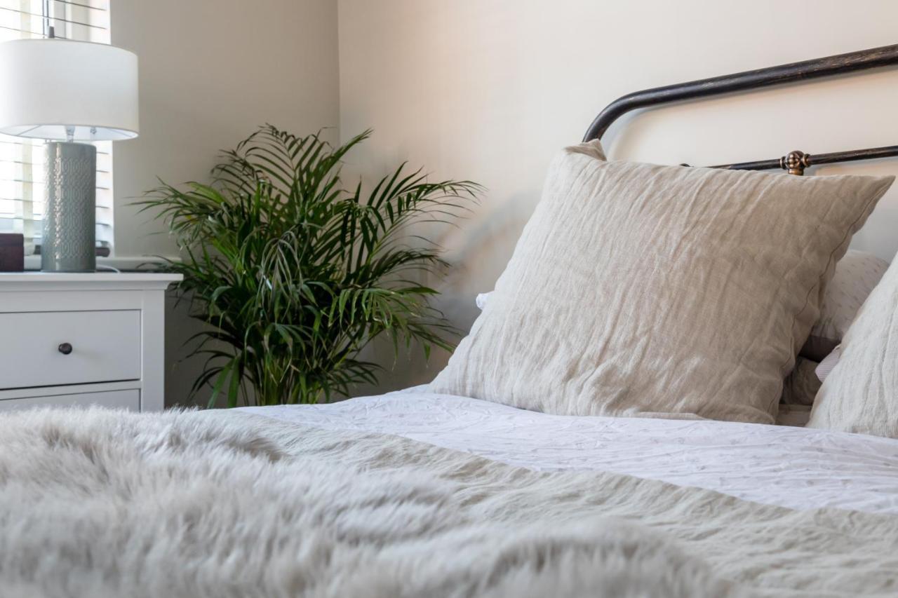 Hereford City - St Owens Terrace - Comfortable & Spacious Well Presented Three Storey House, Perfect For A Weekend Away & Exploring The City On Foot - Hosted By Rentmyhouse Extérieur photo
